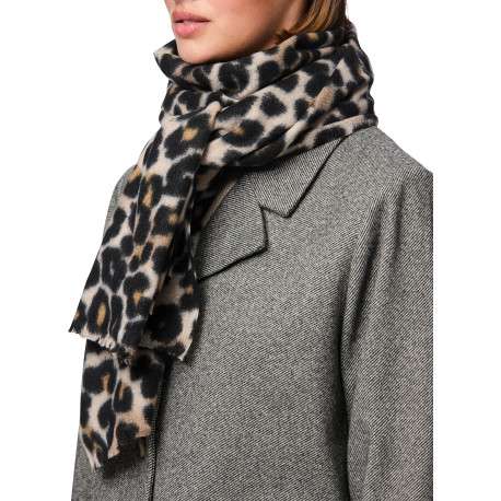 Écharpe écrue avec un motif animalier et un revêtement doux - Image 2