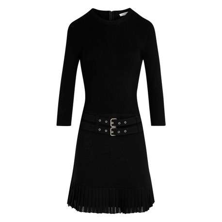 Robe courte noire à coupe ajustée pourvue d'une fermeture zippée