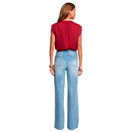 Blouse rouge sans manche à coupe droite pourvu d'un col v profond - Image 3