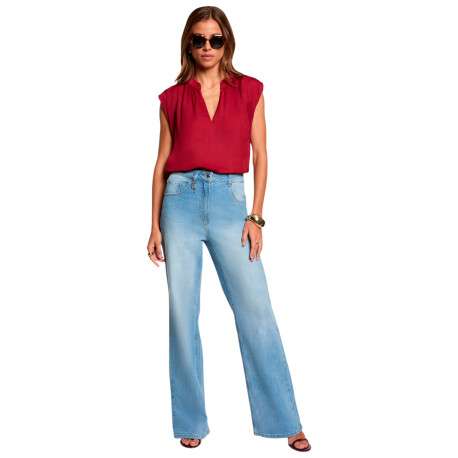 Blouse rouge sans manche à coupe droite pourvu d'un col v profond - Image 5