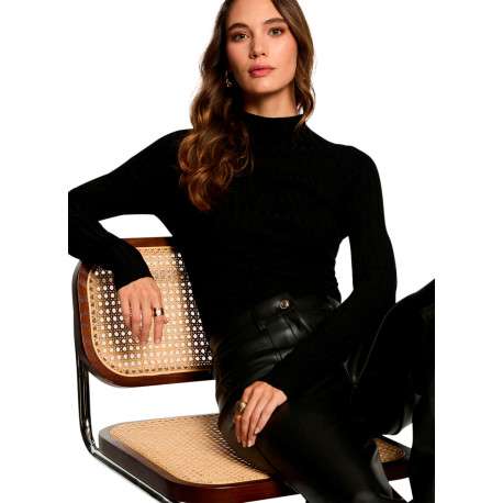 Pull noir à coupe ajustée pourvu d'un col montant et de manches longues - Image 2