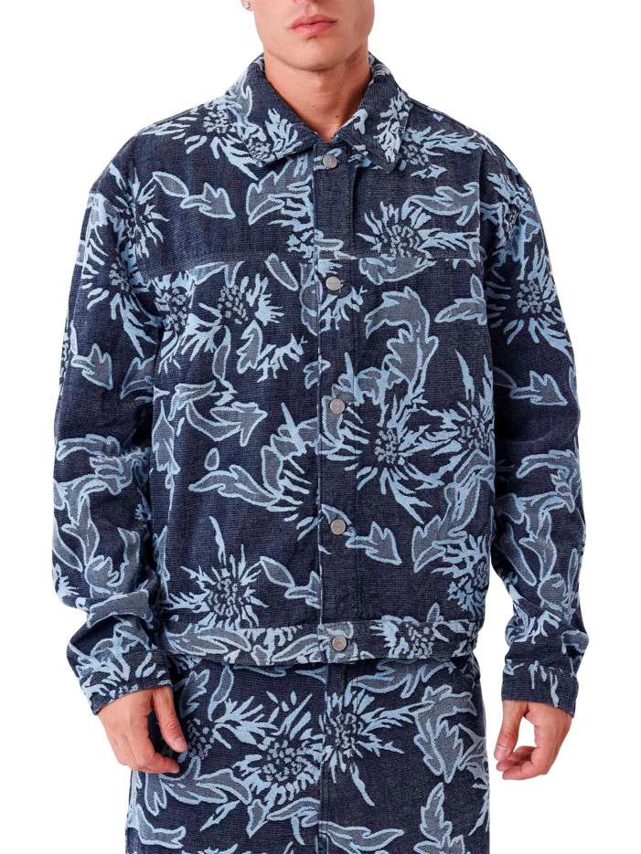 Surchemise bleue ornée de...