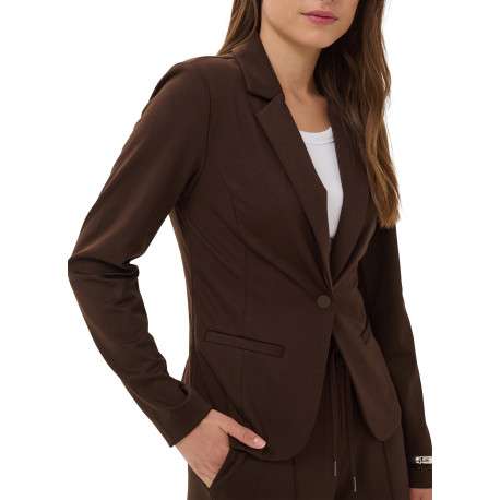 Blazer chocolat uni avec une coupe cintrée et un col à revers - Image 6