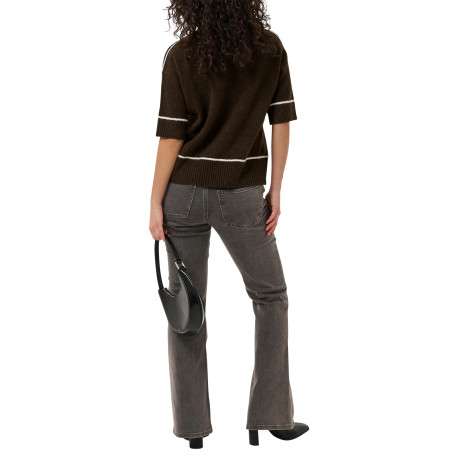 Pull chocolat uni avec une coupe droite et des manches courtes - Image 4