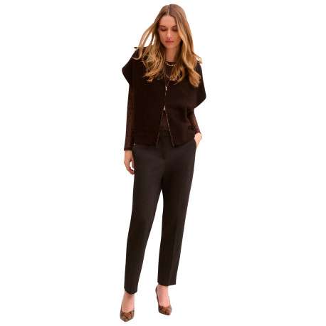 Pantalon marron uni avec une coupe cigarette muni d'un zip et d'un bouton - Image 4
