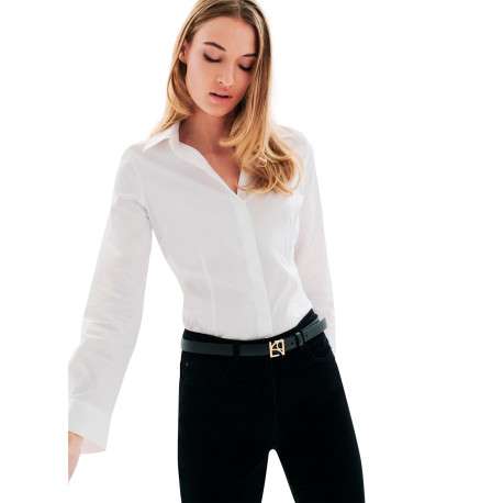 Chemisier en coton biologique blanc uni avec une coupe ajustée - Image 5