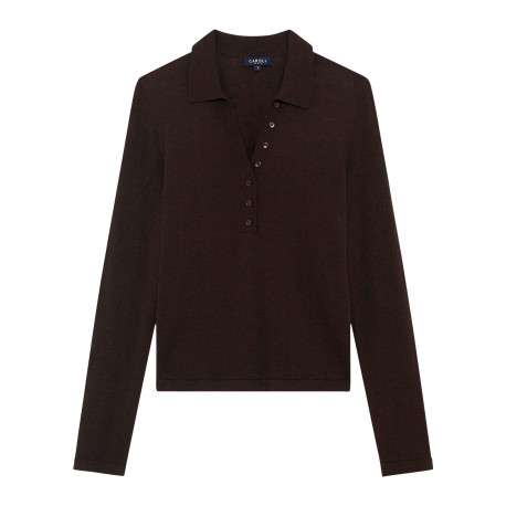 Pull marron uni avec une coupe droite et des manches longues