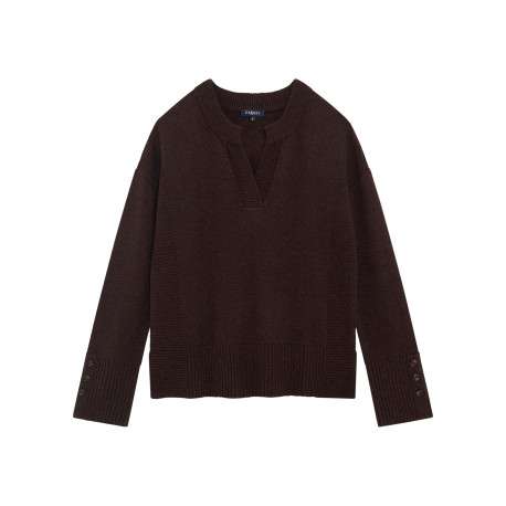 Pull marron uni avec une coupe droite et des manches longues