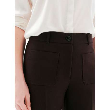 Pantalon chocolat uni avec une coupe droite muni d'un zip et d'un bouton - Image 6