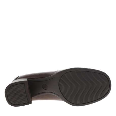 Mocassins café avec une boucle métalique brillante et un talon décroché moyen - Image 6