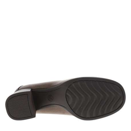 Mocassins taupe à talon décroché moyen et boucle métallique brillante - Image 6