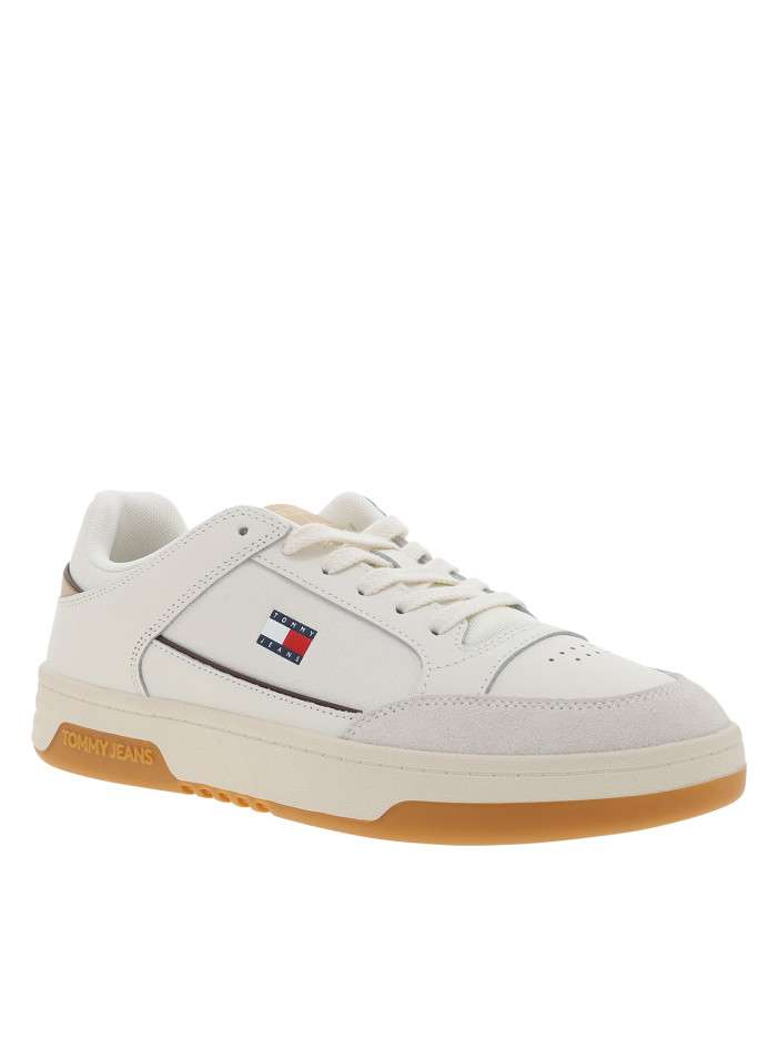 Baskets Tjm Cupsole en cuir blanches et beiges à talon plat avec des lacets