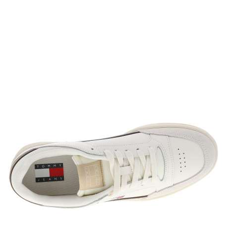 Baskets Tjm Cupsole en cuir blanches et beiges à talon plat avec des lacets - Image 5