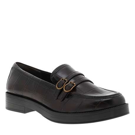 Mocassins chocolat avec un talon plat et un revêtement effet crocodile