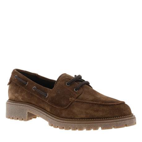 Mocassins bateau en cuir brunes à semelle plate et une fermeture à lacets