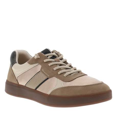 Tennis or avec un talon plat et pourvus de lacets élastiqués
