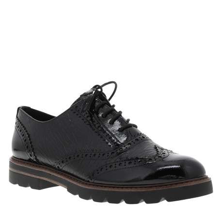 Derbies noires à semelle plate avec une fermeture à lacets