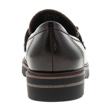 Mocassins chocolat à semelle plate avec un empiècement verni sur le pourtour - Image 4