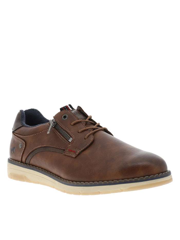 Derbies brunes avec un...