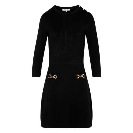 Robe courte noire unie avec une coupe ajustée et des manches 3/4