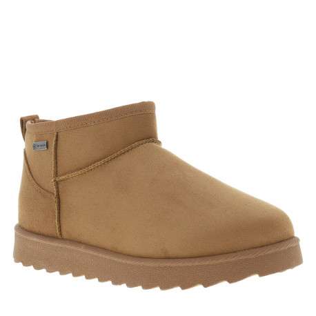 Boots noisette à talon compensé bas avec une semelle crantée