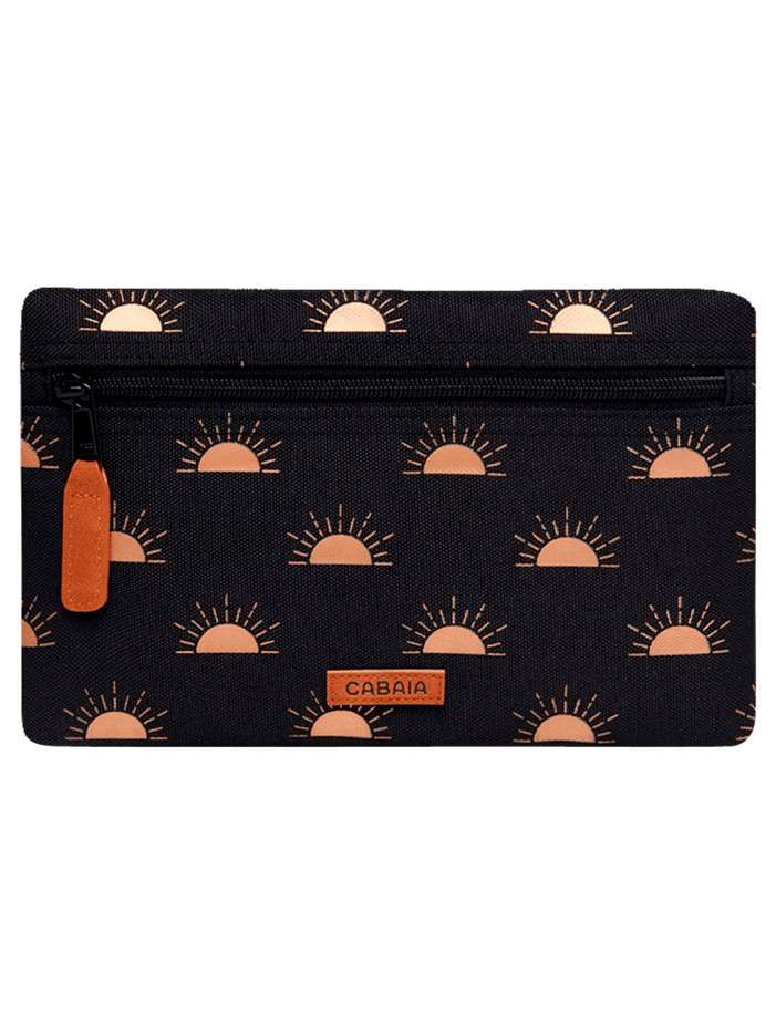 Pochette noire ornée d'un...
