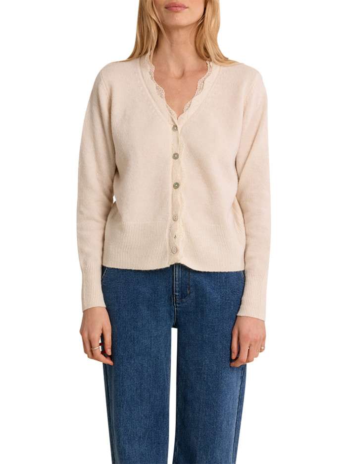 Pull écru avec une coupe...