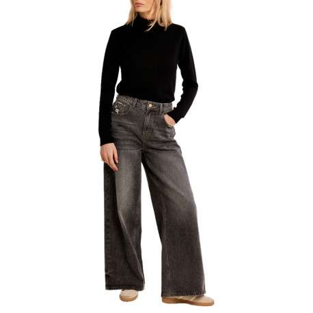 Pull noir uni pourvu d'une coupe droite et des manches longues - Image 2