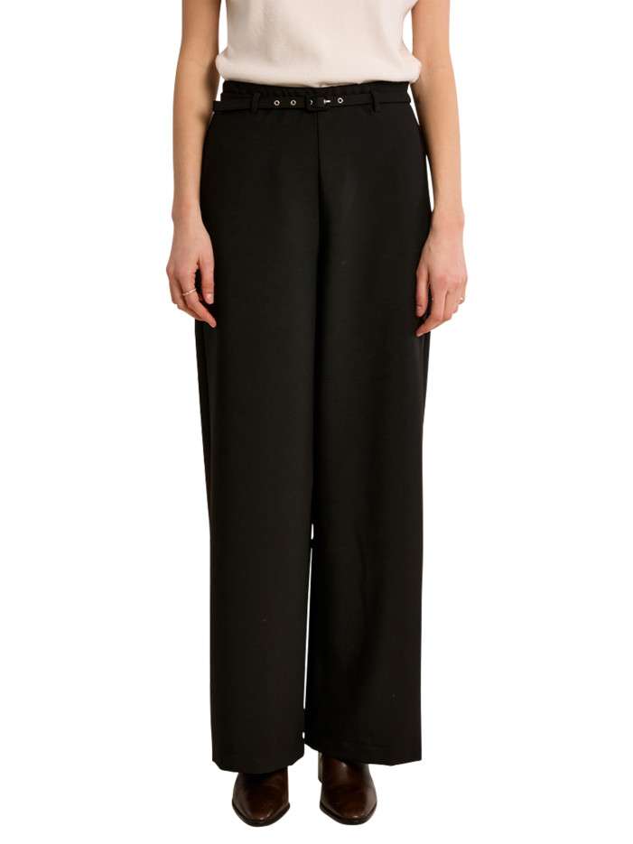 Pantalon noir dotée d'une...