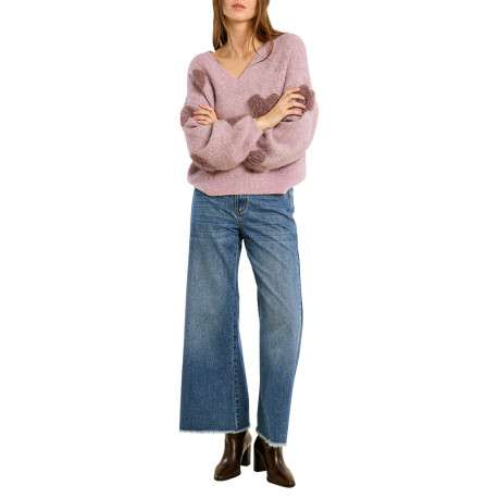 Pull mauve à imprimé coeurs muni d'une coupe droite et d'un col rond - Image 2