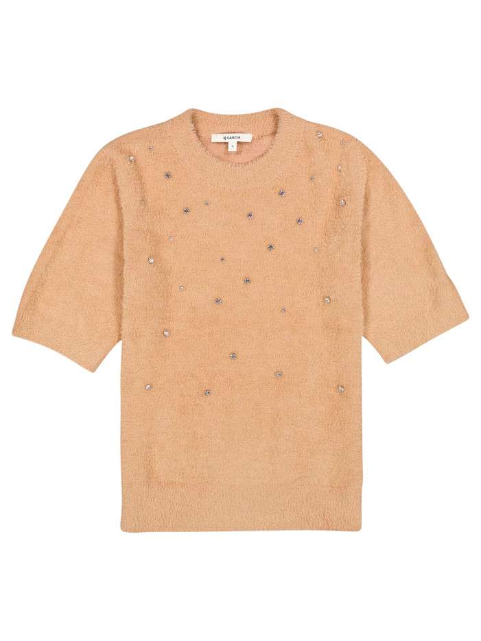 Pull beige à coupe droite...