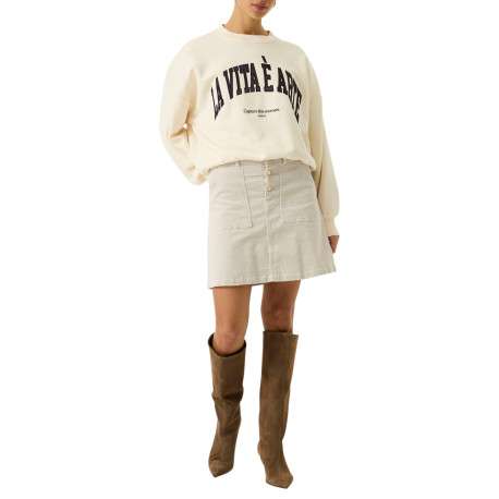 Jupe courte en coton beige pourvue d'une coupe droite et de poches italiennes - Image 2