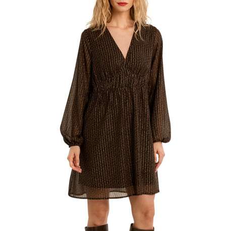 Robe marron avec des reliefs brillants dotée d'une coupe ajustée et un col V
