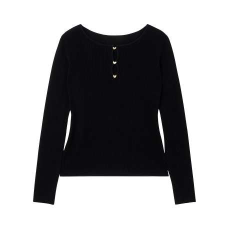 Pull noir à manches longues agrémenté de boutons dorés en forme de cœur