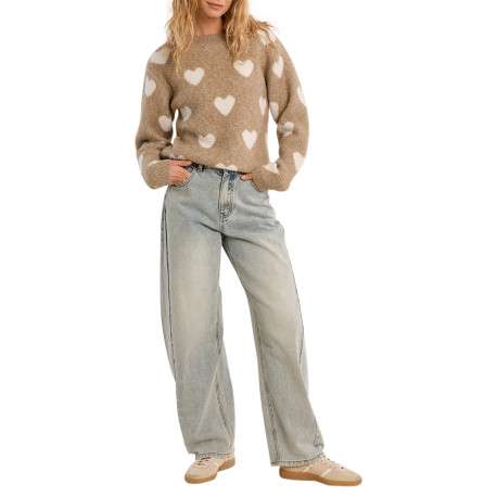 Pull beige imprimé à coupe droite agrémenté de motifs coeurs - Image 2