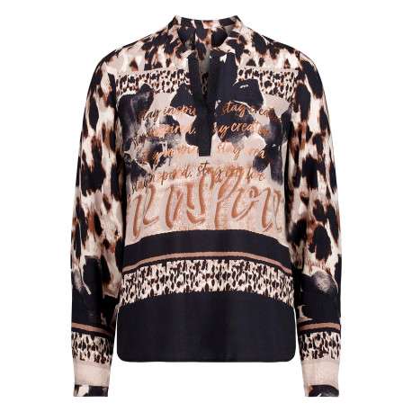 Blouse fluide multicolore ornée de motifs animaliers à coupe droite