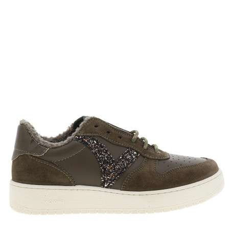 Tennis en cuir kaki suédé avec le logo ""V"" pailleté et le col en sherpa