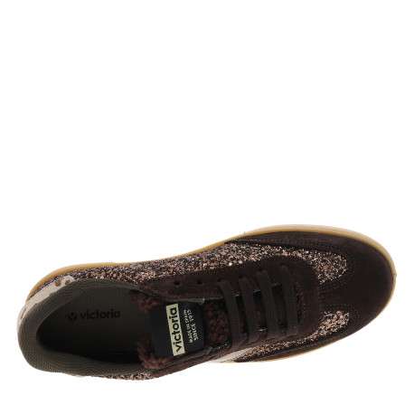 Tennis chocolat en cuir avec un revêtement pailleté pourvues d'un talon plat - Image 5