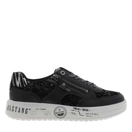 Baskets running noir à talon plat pourvues de lacets plats et d'un zip latéral