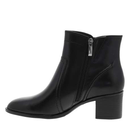 Boots en cuir noires avec un talon décroché moyen et une fermeture à zip - Image 3