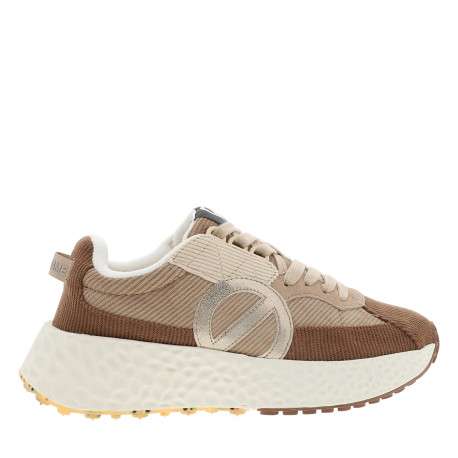 Baskets Carter Runner beiges à talon compensé bas pourvues de lacets