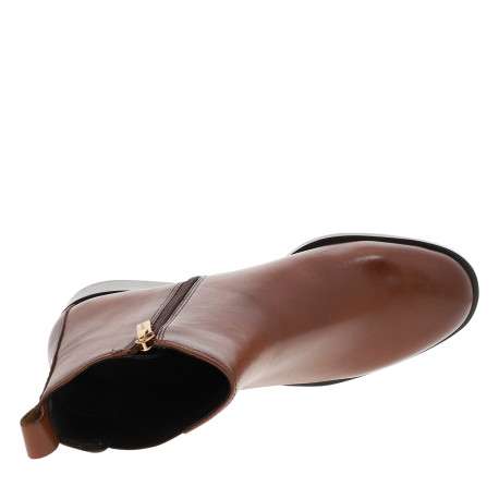 Boots en cuir cognac à talon décroché bas dotées d'un soufflet élastiqué - Image 6