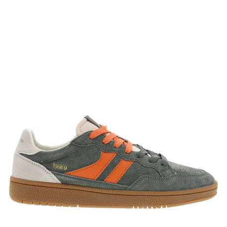 Tennis en cuir kaki à talon plat pourvues de lacets bicolores