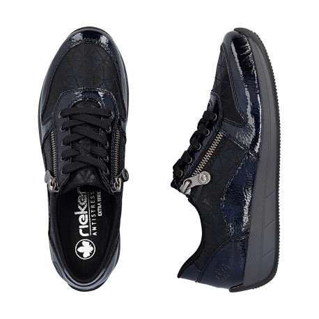 Sneakers noires à talon plat pourvues d'une fermeture à lacets - Image 8