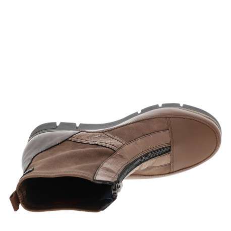 Boots en cuir camel à talon plat bi-matière pourvues d'un zip sur la tige - Image 5