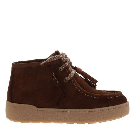 Boots en cuir marron avec un talon plat et des lacets tressés