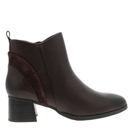 Bottines en cuir marron à talon décroché moyen pourvue d'une fermeture latérale