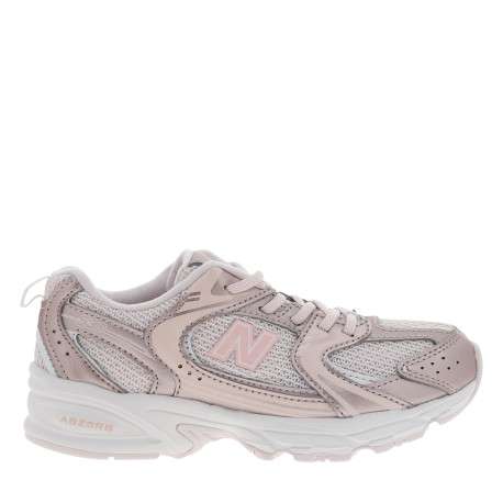 Baskets running 530 roses avec un talon plat et des lacets élastiqués