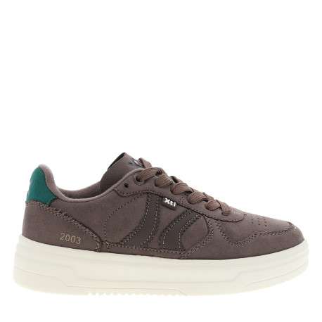 Tennis marron à talon plats pourvues d'aérations et de lacets