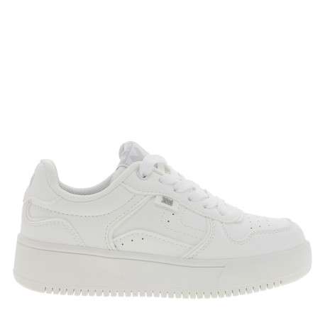 Tennis blanches à talon plat munies d'empiècements et de lacets